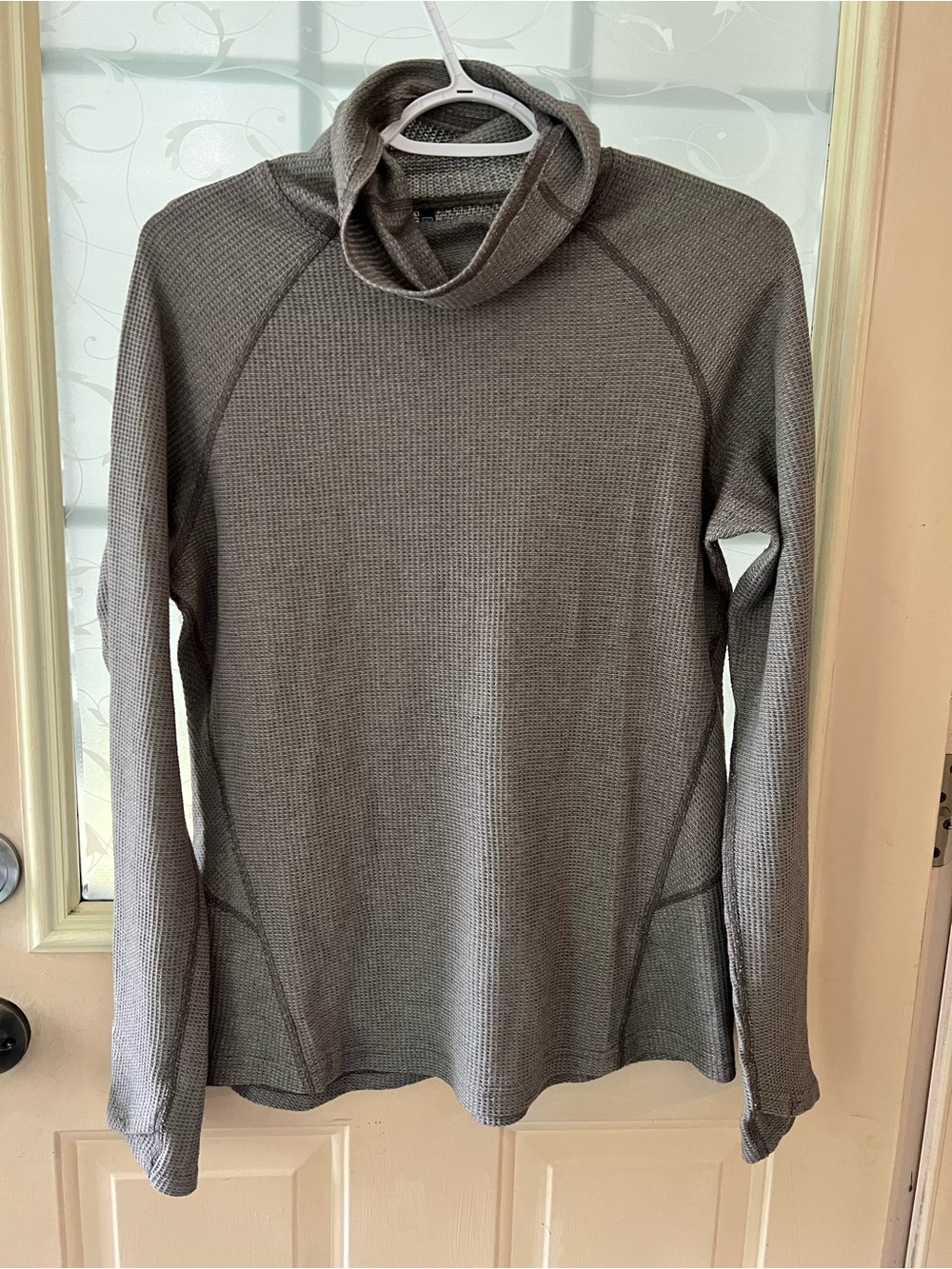 Kuhl Petra turtleneck in a soft grey waffle weave size M